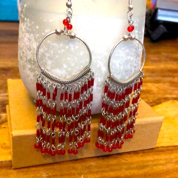 Red long dangling cascade earrings. Glass beads on silver tone metal - Picture 1 of 7